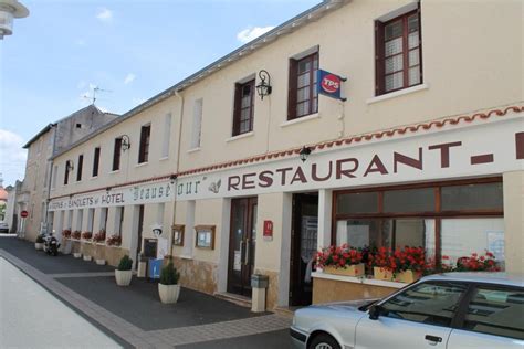 Plaza Andre Levis à Chauvigny