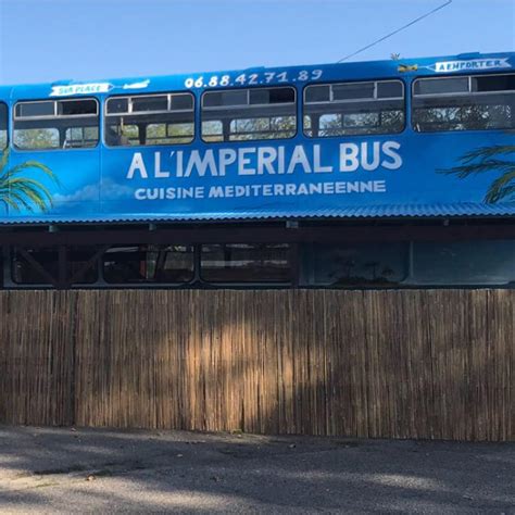 À l'Impérial Bus à Grenade