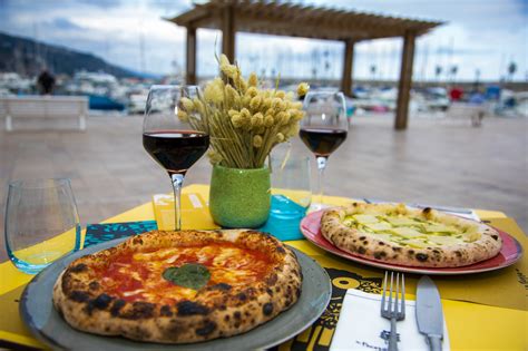 Pizza salade à Menton